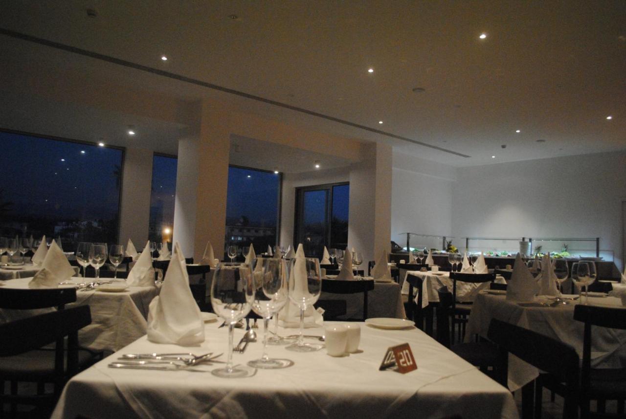 Gold Lagoon Kosher Hotel Paphos Exterior foto